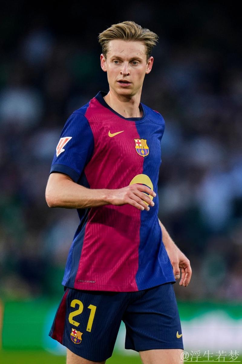 德容对经纪人失望，决定结束合作关系